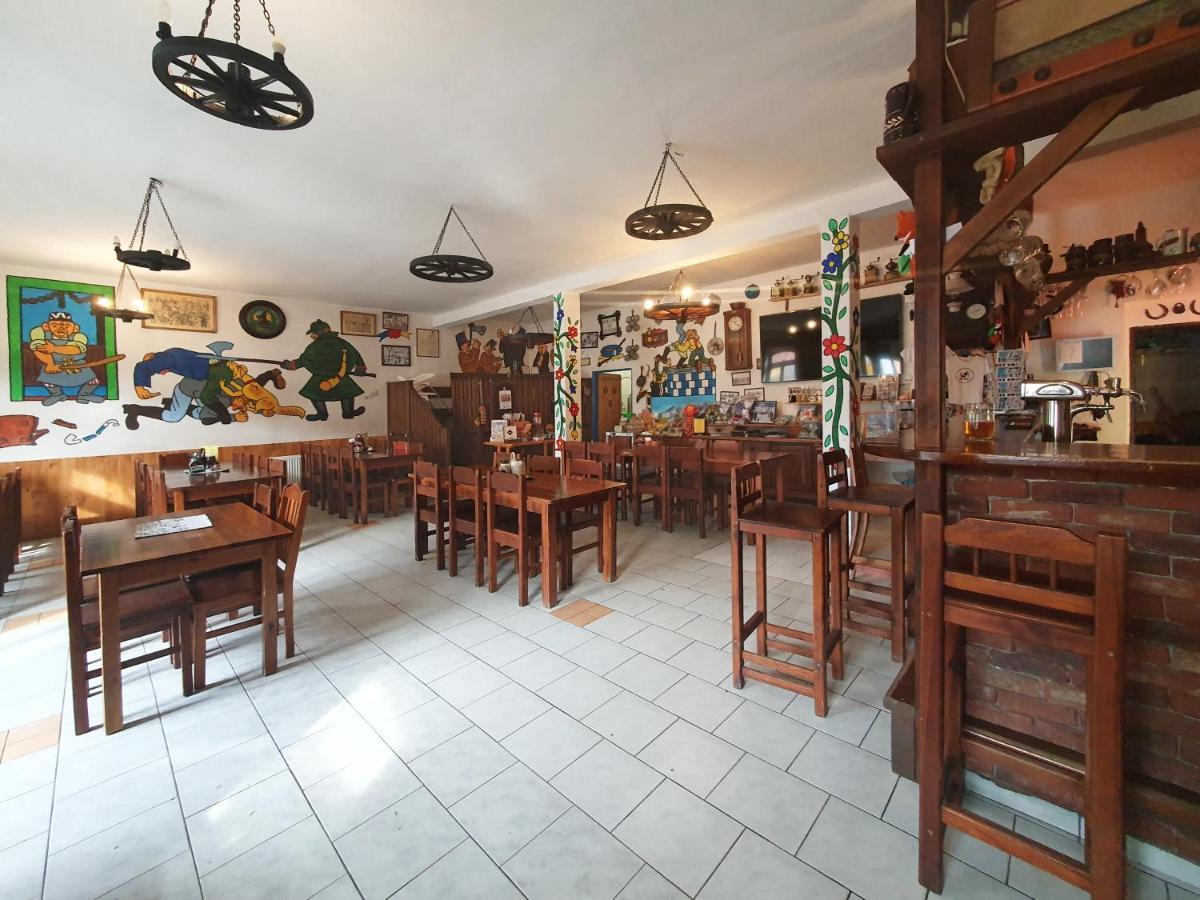 Hrusicka Restaurace A Penzion Hrusice Zewnętrze zdjęcie