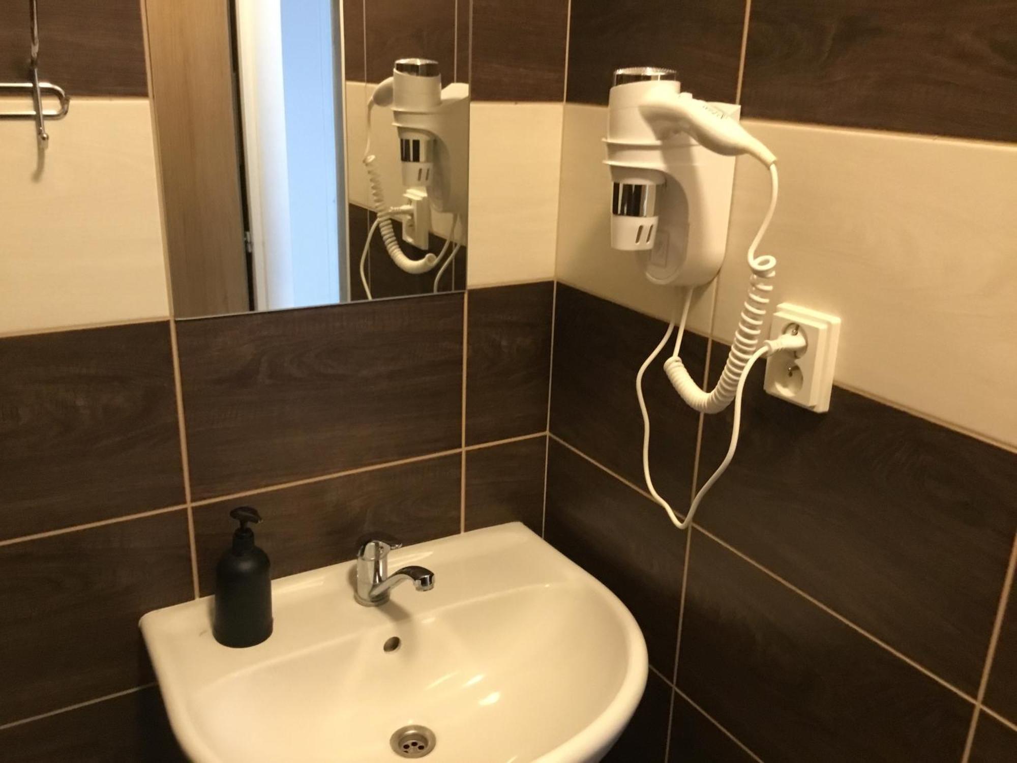Hrusicka Restaurace A Penzion Hrusice Zewnętrze zdjęcie